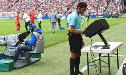 Evaluasi VAR Di Kompetisi Sepak Bola Modern