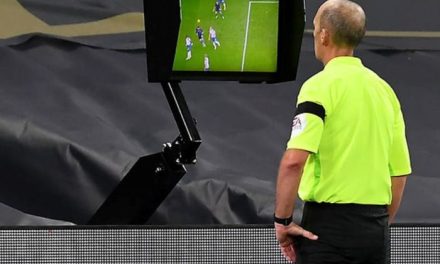 Teknologi VAR Dan Dampaknya Terhadap Permainan