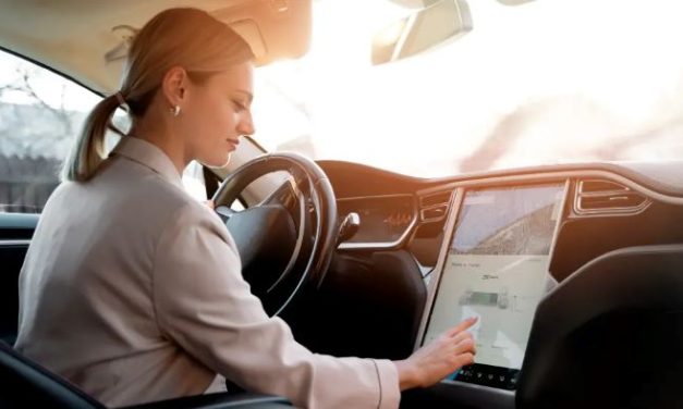 Teknologi Mobil Modern Yang Wajib Diketahui Pengemudi