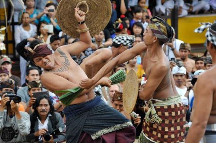 Ragam Tradisi Unik Di Indonesia Yang Masih Dilestarikan