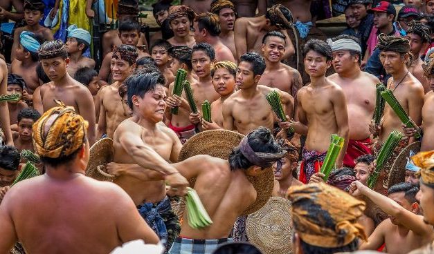 Tradisi Unik Yang Masih Dilestarikan Di Indonesia