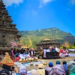 Kebiasaan Unik Masyarakat Dari Berbagai Daerah Di Indonesia